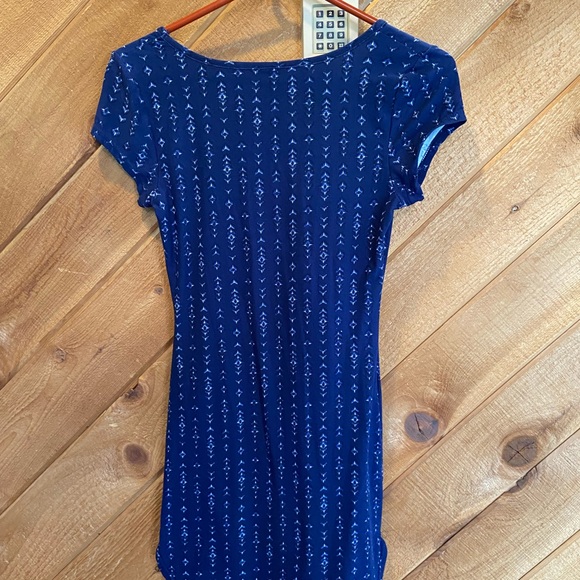 Mudd Blue Patterned Top - Picture 2 of 4